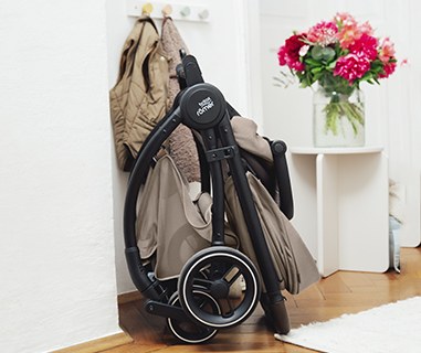 Britax Rio Stroller — Extra-compact, Freestanding Fold