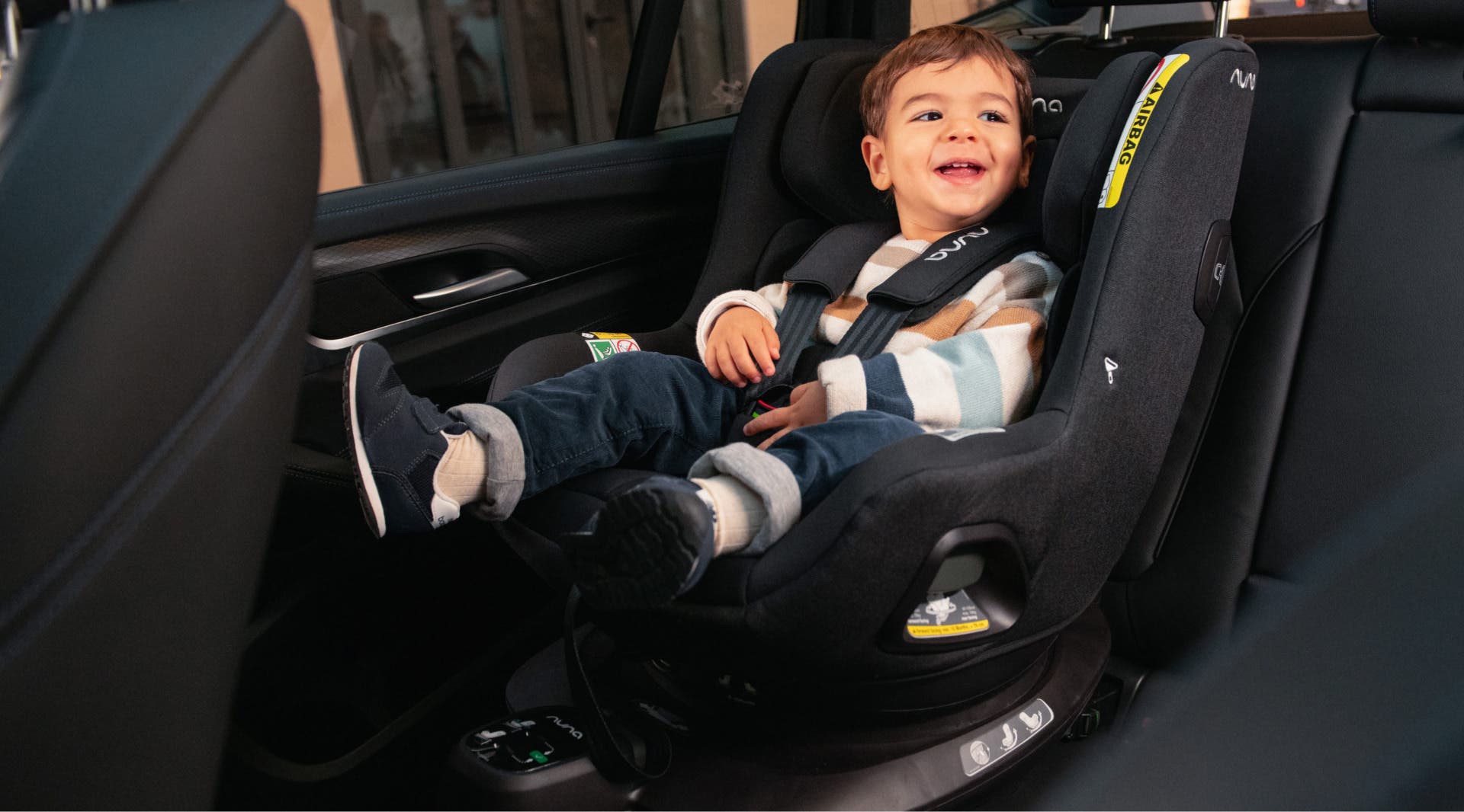 Nuna Pruu Swivel Car Seat — official Nuna