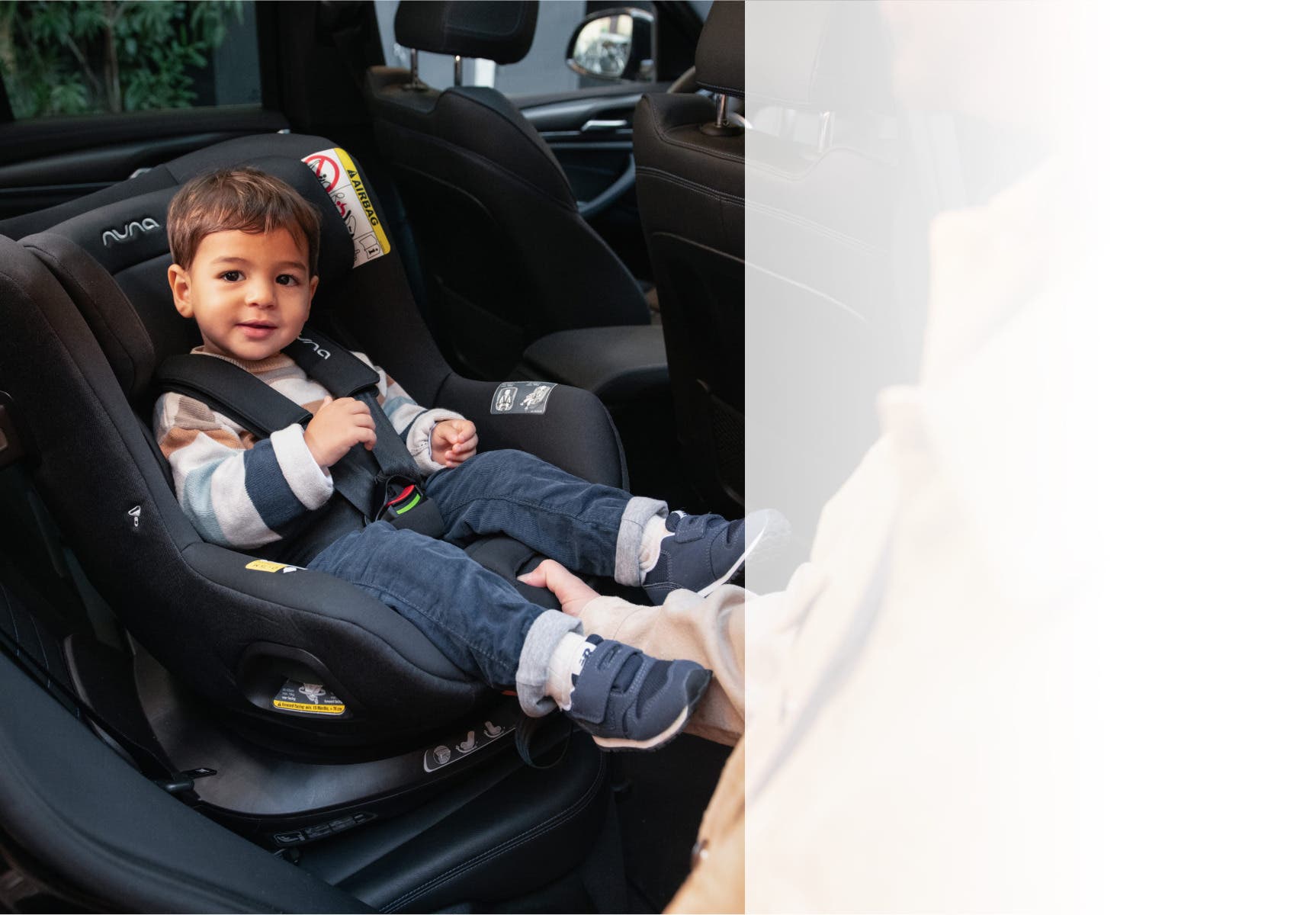 Nuna Pruu Swivel Car Seat — official Nuna